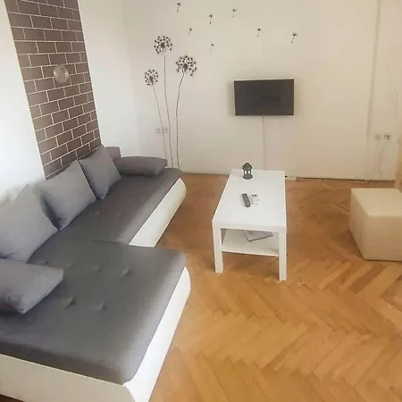 Monja-2 By Interhome