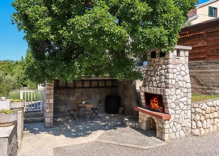 Monja-2 By Interhome