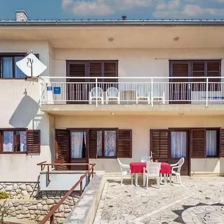 Monja-2 By Interhome